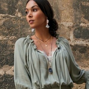 Chloe + Isabel Jewelry - Dreams of Provence Tassel Earrings - Grey Chloe + Isabel Jewelry - Dreams of Provence Tassel Earrings - Grey